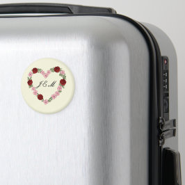 Cream magnet with pink and red hearts