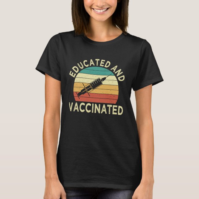 Created and vaccinated fun pro vaccination t shirt (Framsida)