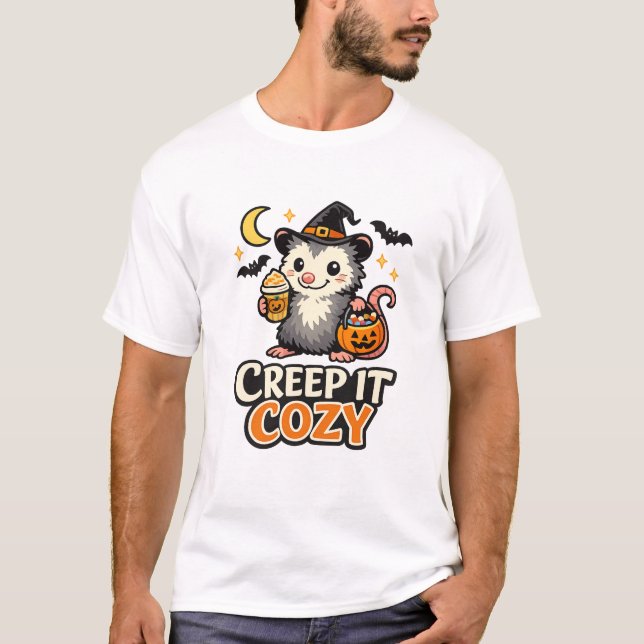 Creep It Cozy Halloween Possum T Shirt (Framsida)
