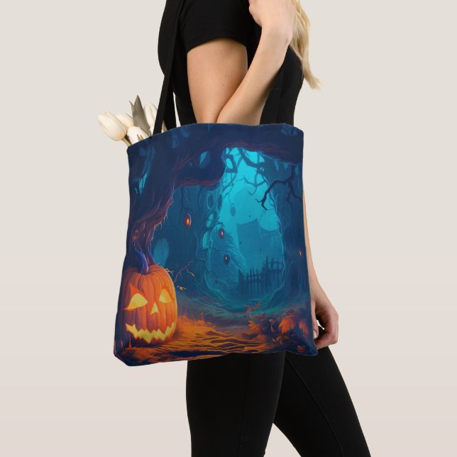 Creepy Big Jack-O'Lantern i Forest Halloween Tygkasse (Närbild)