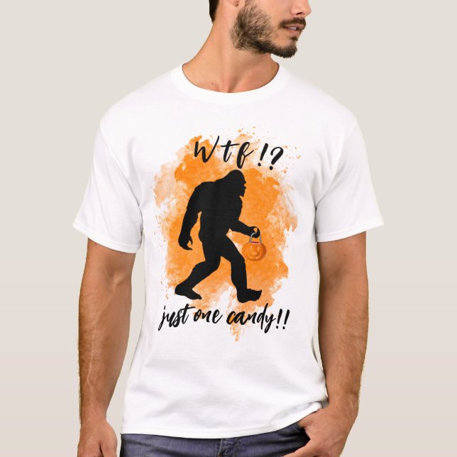 Creepy Bus eller godis Halloween Sasquatch Bigfoot T Shirt (Framsida)