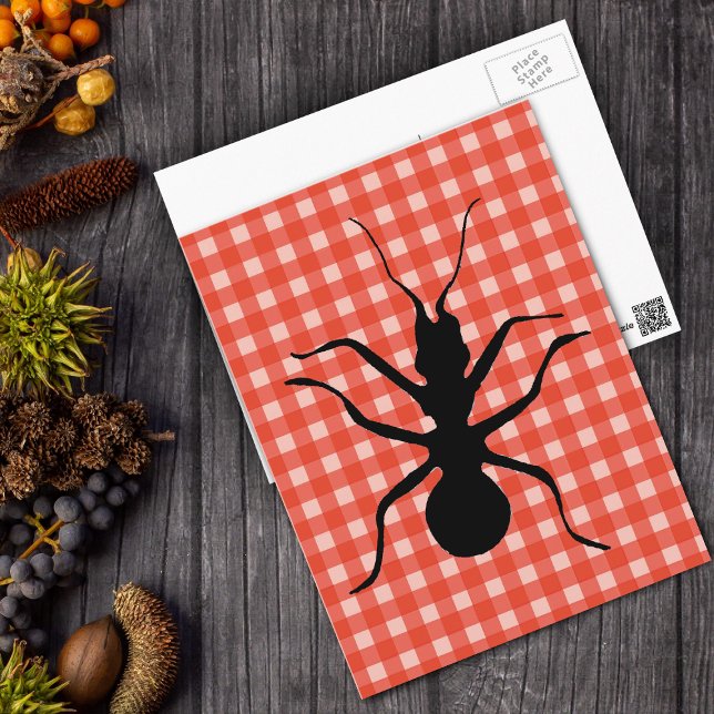Creepy Crawly Ants Play Tablecloth Vykort (Big black ant on tablecloth red and white plaid postcard.)