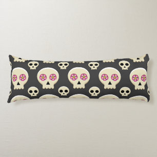 Creepy Cute Kawaii Goth Skull med blommor Mönster Kroppskudde