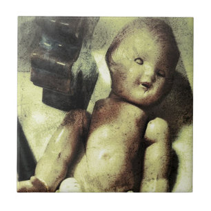 Creepy Doll Kakelplatta