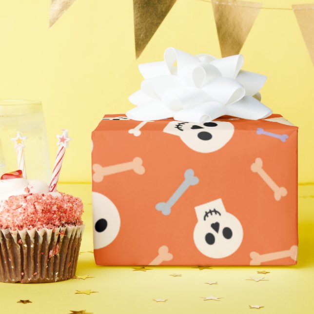 Creepy Döskallars and Bones Orange Halloween Gift  Presentpapper (Födelsedagsfest)