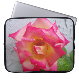 Crème och rosa Dick Clark Rose på ett laptopsleeve Laptop Fodral
