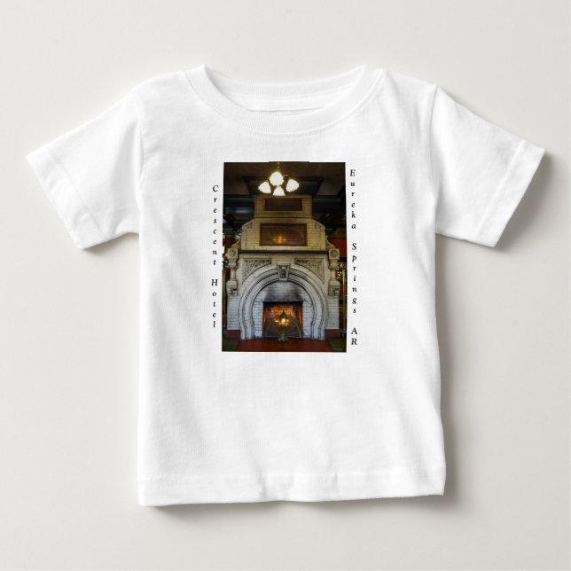 Crescent Hotel Fireplace T Shirt (Framsida)