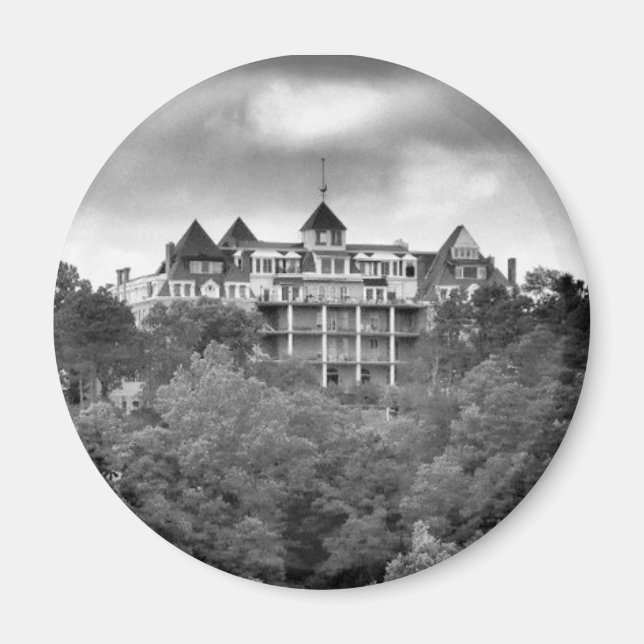 Crescent Hotel Magnet (Framsidan)