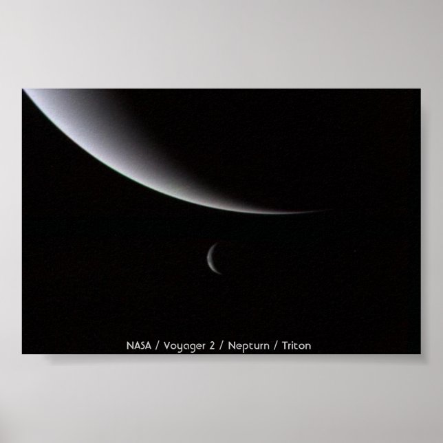 Crescent of Neptune and Triton Poster (Framsidan)