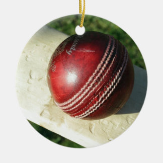 cricket-ball-and-bat.jpg julgransprydnad keramik
