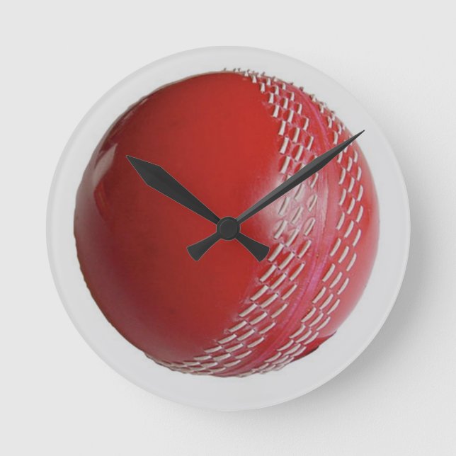Cricket Boll Red anpassar sig efter ditt namn Rund Klocka (Framsida)