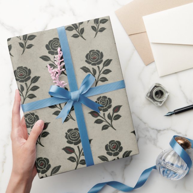Crimson Nocturne Bloom Victorian Presentpapper (Gifting)