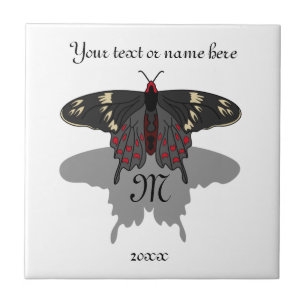 Crimson Ro Butterfly Shadow Monogram Kakelplatta