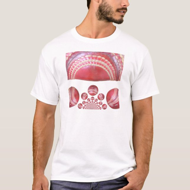 Crimson Spin - en vacker röd cricket Boll Arti T-shirt (Framsida)