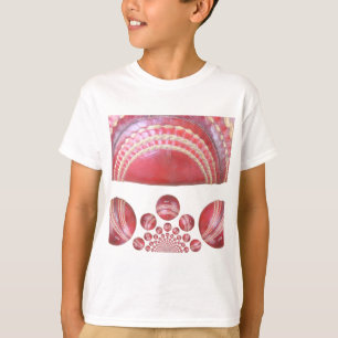 Crimson Spin - en vacker röd cricket Boll Arti Tee