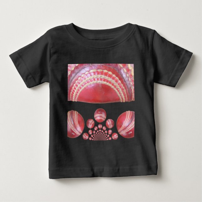 Crimson Spin - en vacker röd cricket Boll Arti Tee Shirt (Framsida)