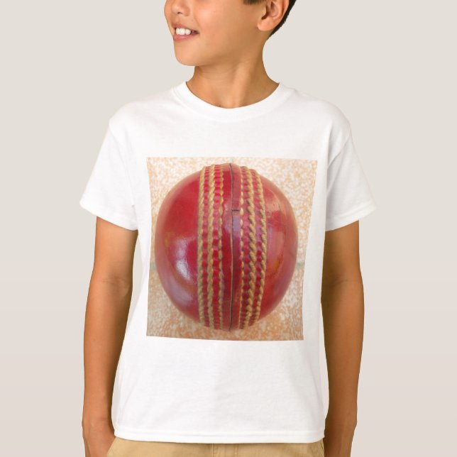 Crimson Stitch Focus: Close of Cricket's Heart Tee (Framsida)