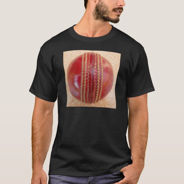 Crimson Stitch Focus: Close of Cricket's Heart Tee (Framsida)
