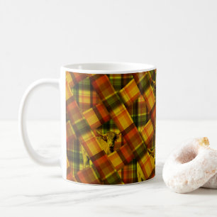 Crisscross Highland Cow on Tartan Kaffemugg