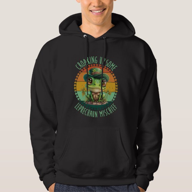 Croaking Up Some Leprechaun Mischief  St Patrick s Hoodie (Framsida)