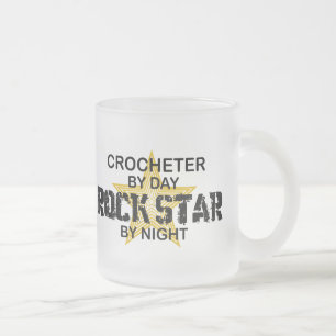 Crocheter vid dagen, rockstjärna vid natt frostad glasmugg