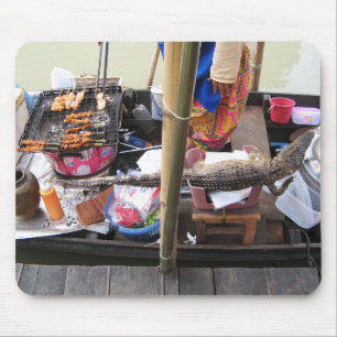 Crocodile Kött BBQ ... Thailändska gatumaten Musmatta