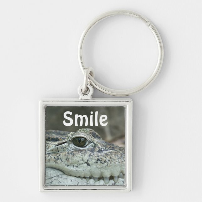 Crokodile Smile Keychain Fyrkantig Silverfärgad Nyckelring (Framsidan)