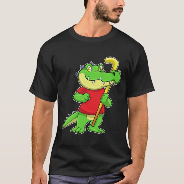 Crokodile vid Fält hockey med Stick T Shirt (Framsida)