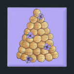 Croquembouche Choux Bun Cream Puffs Bröllop Cake Magnet<br><div class="desc">Utformningen har en originalmarkörillustration av en kronkaka, en traditionell bröllop-kaka av Fransk, som är gjord av kakor av chouxpapper (krämplingar), som är täckt med lila persiljor. Perfekt för bröllop, möhippa eller förlovningsfest, eller för bruden att vara eller brudens sida. Ser du inte vad du är tittar för? Behöver du hjälp...</div>