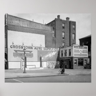 Crosstown Auto Supply, 1920. Gammalt foto Poster