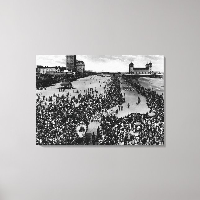 Crowds at Atlantic City, NJ Beauty Pagent Canvastryck (Framsida)