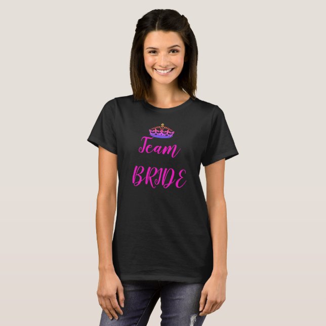 Crown Team Brud Rosa Lila Redo Nästa Dryck T Shirt (Hel framsida)