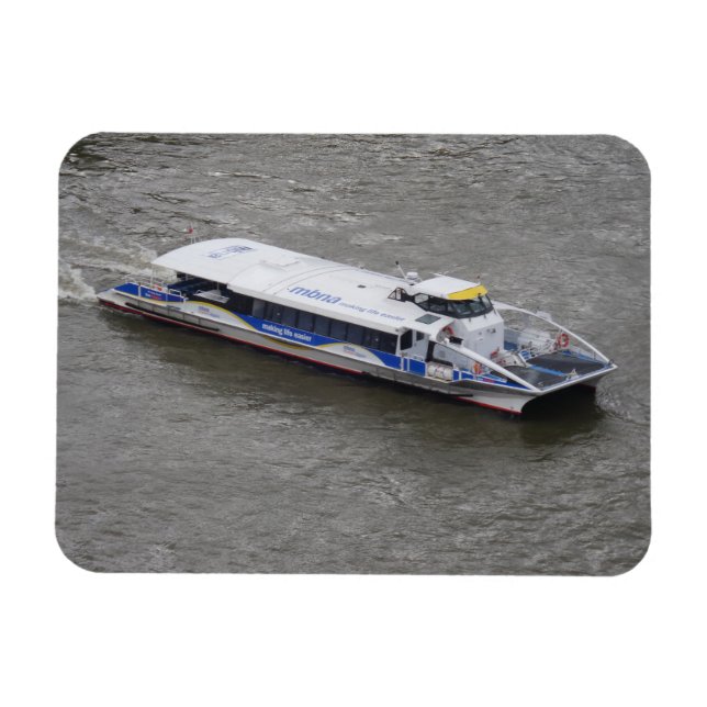 Cruise Boat on River Thames 3"x4" Magnet (Horisontell)