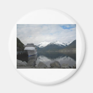 Cruise Frakt Docked in Skagway, Alaska Magnet