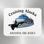 Cruising Alaska Orca Killer Whale Frakt Magnet<br><div class="desc">Den här designen har skapats genom digital grafik. Det kan vara personlig i det område som tillhandahålls eller anpassning genom att klicka för att anpassa ytterligare alternativ och ändra namn, initialer eller ord. Du kan också ändra texten färg och stil eller ta bort texten för en bilddesign. Kontakta mig på...</div>