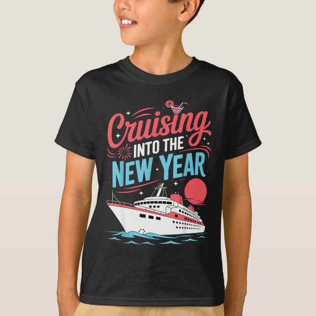 Cruising Into The New Year Trocal Holiday Travel V T Shirt (Framsida)