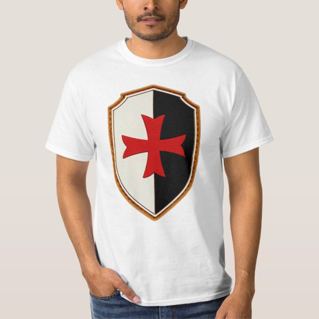 Crusader Kor On Shield T Shirt (Framsida)
