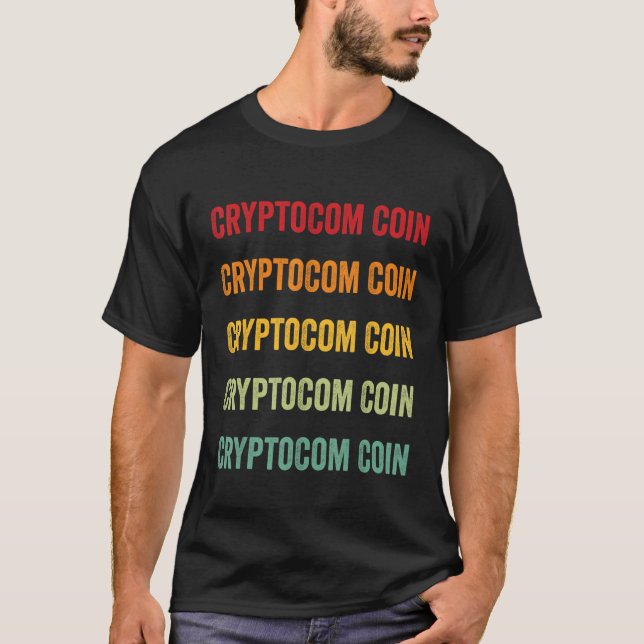 Cryptocom Coin Crypto Rainbow Text Design T Shirt (Framsida)