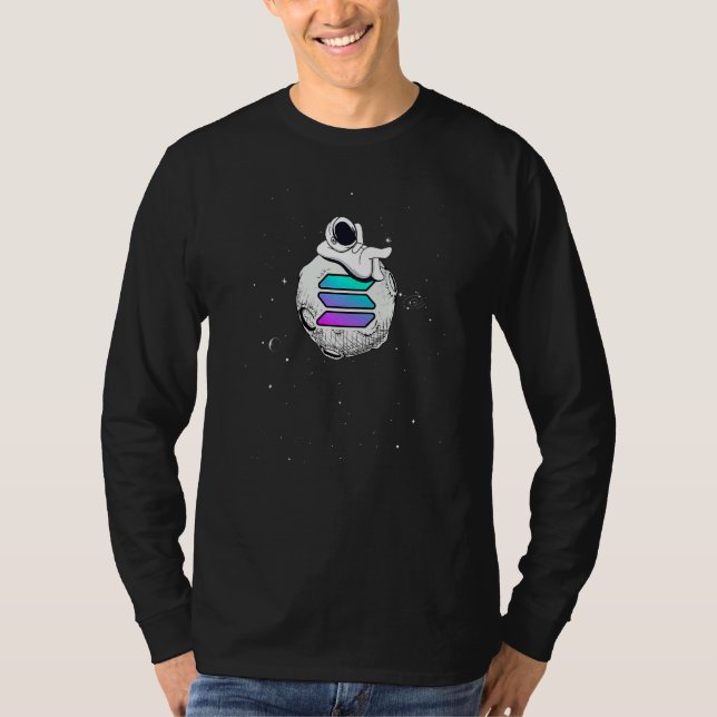Cryptocurrency Relaxed Roligt Space Man på Solana  T Shirt (Framsida)