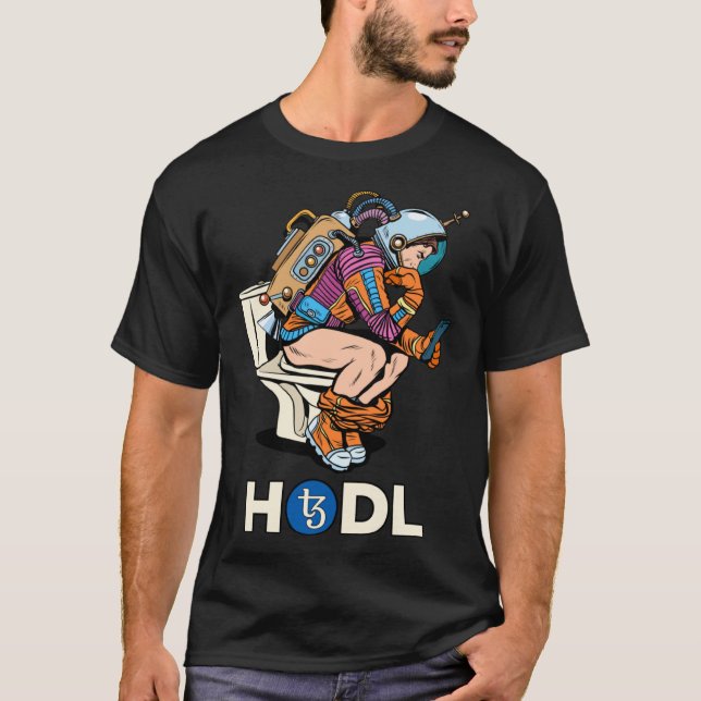 Cryptocurrency Talk Tezos HODL XTZ Space Man på ti T Shirt (Framsida)