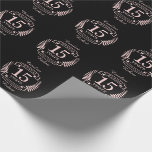 Crystal bröllop-årsdagen 15 år presentpapper<br><div class="desc">En design för att fira 15 år av giftermål. Den här designen har en lagerdesign för rosa färgad på en svart bakgrund. Crystal är den traditionella gåvan till tillfälle. Texten lyder kristallklart 15-årsjubileum. En romantisk design för att fira ditt 15:e år i giftermål. Om du vill ha hjälp med att...</div>
