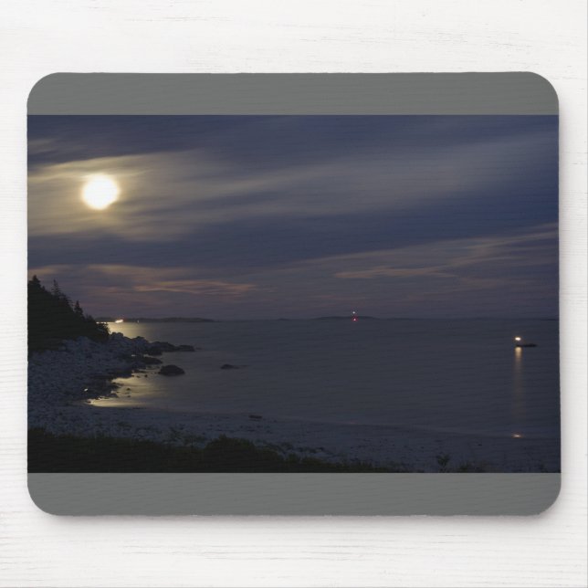 Crystal Crescent Beach Moonlight Musmatta (Framsidan)