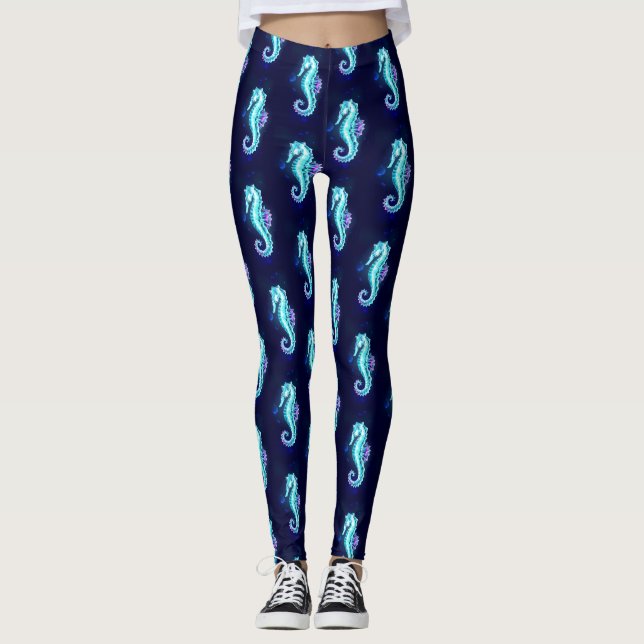 Crystal Ice Seahorse on Blue Background Leggings (Framsida)
