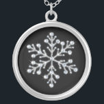 Crystal Snowflake Necklace Silverpläterat Halsband<br><div class="desc">Skrämmande kristaller och skakande pärlor dekorerar fotobilden på detta halsband. Det är ett vackert minne för alla flickor i bröllopsfesten.</div>
