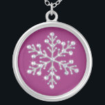Crystal Snowflake Necklace Silverpläterat Halsband<br><div class="desc">Skrämmande kristaller och skakande pärlor dekorerar fotobilden på detta halsband. Det är ett vackert minne för alla flickor i bröllopsfesten.</div>