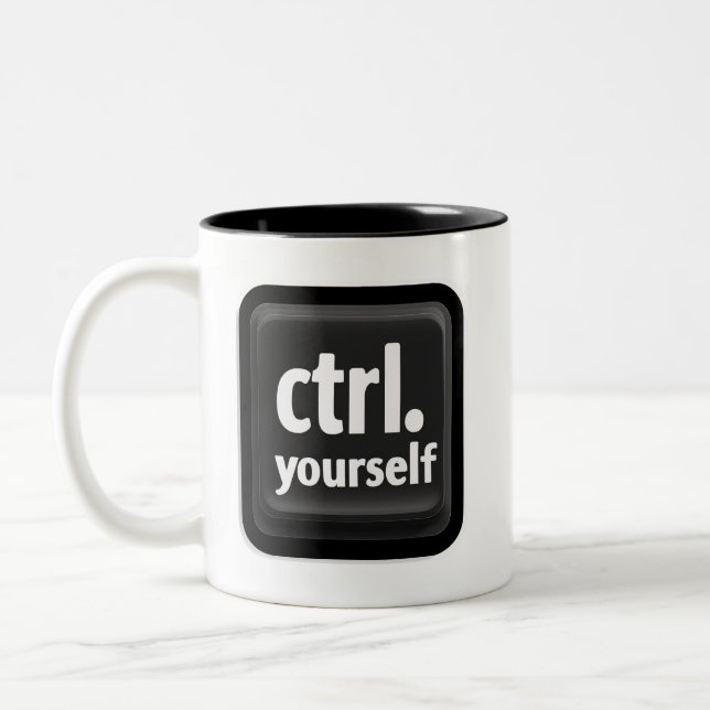 “Ctrl Yourself”-nyckelillustration – minimalistisk Två-Tonad Mugg (Vänster)