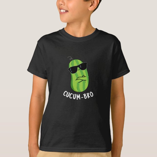 Cucum-bro Funny Veggie Cucumber Pun Mörk BG T Shirt (Framsida)