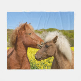 Cuddle de Cute Islands Horses Cuddle i Vår - Fleecefilt