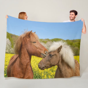 Cuddle de Cute Islands Horses Cuddle i Vår - Fleecefilt