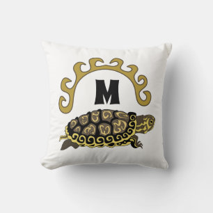 Cumberland Slider Turtle Monogram Kudde